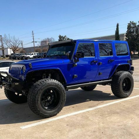 Jeep Driving, Blue Jeep Wrangler, Adventure 4x4, Suv Jeep, Blue Jeep, Custom Jeep Wrangler, Hors Route, Dream Vehicles, Best Car Insurance