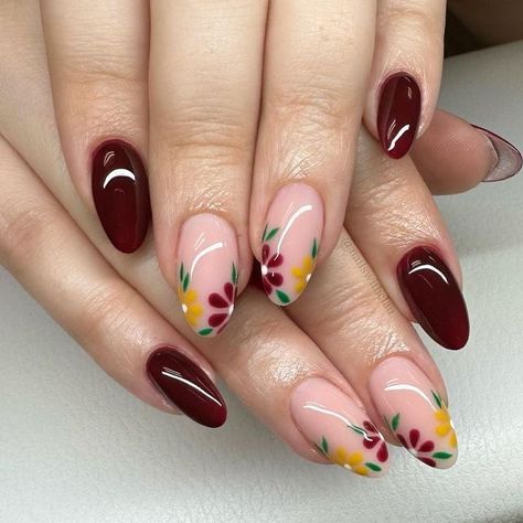 Fall Nail Flower Designs, Fall Flowers Nails, Floral Fall Nails, Autumn Flower Nails, Fall Floral Nail Designs, Autumn Floral Nails, Fall Flower Nail Designs, Fall Flower Nails, November Nails Designs Fall