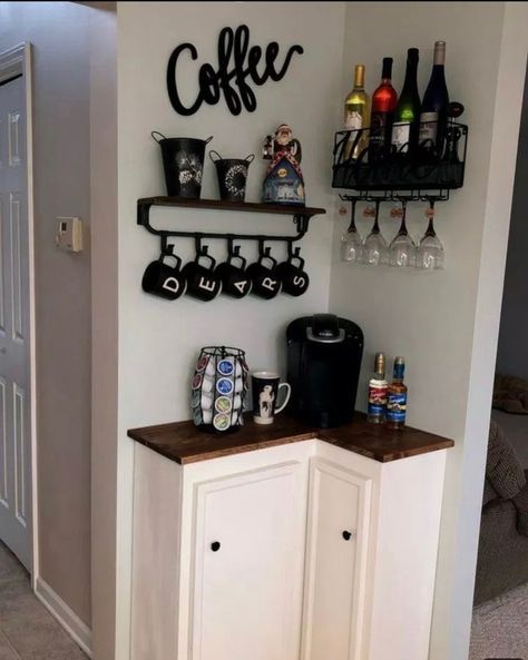 Diy Coffee Station, Diy Coffee Bar, Coffee Bar Design, Home Coffee Stations, Coffee Bar Home, Inspiration Kitchen, Remodel Inspiration, Classic Kitchen, Coffee Corner