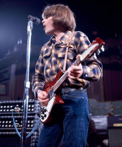 John Fogerty, 70s Photos, Creedence Clearwater Revival, 70s Music, Boogie Woogie, One Piece Pictures, Music Photo, Music Aesthetic, Rock Stars