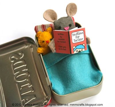 mmmcrafts: Tuck's Wee Mousie. Don't look, Erin. Mint Tin Crafts, Altoids Tins, Altered Tins, Mint Tins, Operation Christmas, Tin Art, Operation Christmas Child, Cadeau Diy, Creation Couture