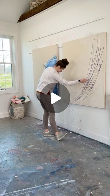 1,896 likes, 20 comments - rebeccasternart on April 28, 2022: "Studio bits lately. . . . . . #artistatwork #studiovibes #paintit #lovewhatyoudo #creativityflow ..." Painting Big Canvas Ideas, Diy Large Wall Art Living Room, Big Art Pieces, Famous Abstract Art, Large Canvas Painting Ideas, Diy Large Wall Art, Large Wall Art Living Room, Gestural Painting, Painters Studio