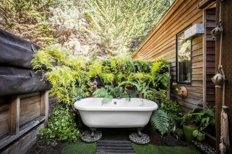 Backyard Bathtubs Are Having a Moment—but Should You Take the Plunge? Outdoor Bathtub Ideas, Outdoor Clawfoot Tub, Outside Bathtub, Garden Bathtub, Hot Tub Privacy, Veranda Design, Outdoor Bathtub, Outdoor Bathroom Design, Outdoor Tub