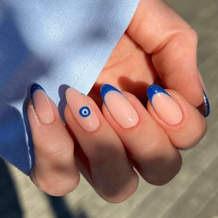 55 Creative french tip nails to get a clean celebrity look French Tip Nail Art, Evil Eye Nails, French Tip Nail Designs, Nails Now, Summery Nails, Casual Nails, French Nail Designs, Tip Nails, Glass Nails