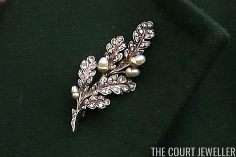 Kate's Jewelry Box: The Oak Leaf Brooch | The Court Jeweller#more#more Kate Middleton Jewelry, Leaf Tiara, Oak Leaves And Acorns, Nameplate Necklace Silver, Hammered Silver Jewelry, Middleton Family, Royal Tiaras, Historical Jewellery, Diamond Jewel