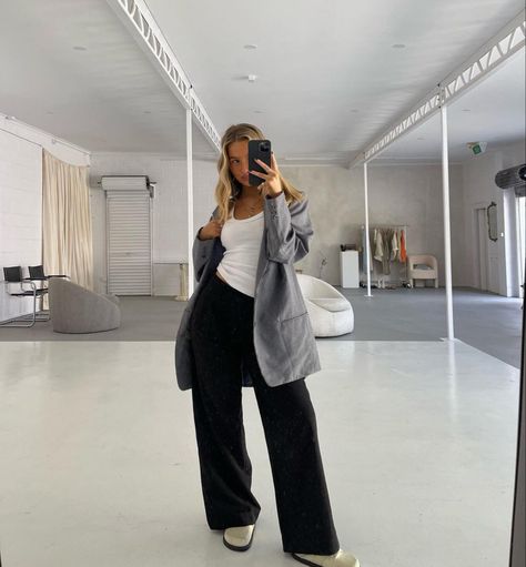 @brooke.upton on instagram Look Put Together, Djerf Avenue, Style Lookbook, Swedish Style, Minimal Outfit, Look Book, Put Together, Everyday Outfits, Simple Style