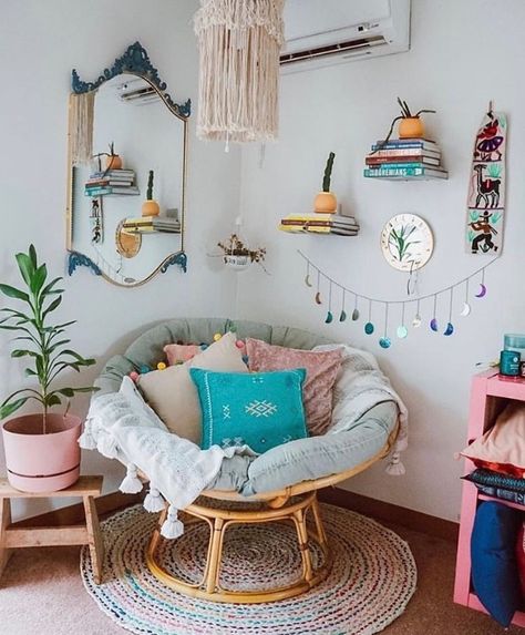 Vsco Bedroom, Reading Room Decor, Vsco Room, Meditation Corner, Cute Dorm Rooms, Room Deco, Cozy Reading, Cozy Place, Reading Room