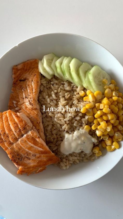 Makanan Rendah Kalori, Healthy Lunch Snacks, Healthy Food Menu, Resep Diet, Healthy Food Inspiration, Easy Healthy Meal Prep, Makanan Diet, Healthy Food Dishes, Healthy Food Motivation