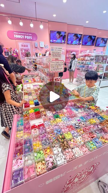 Shirley on Instagram: "More of my fave stores on this cute shopping street in Harajuku, Tokyo 💗
.
.
.
.
.
.
#japantravel #tokyojapan #tokyolife #japanshop #harajuku #harajukufashion #japanstyle #japanesestyle #shopaholic #takeshitastreet" Tokyo Shops, Japantown San Francisco, Harajuku Shopping, Princess Paper Dolls Printable, Harajuku Tokyo Japan, Takeshita Street, Japan Bucket List, Princess Paper Dolls, Harajuku Japan