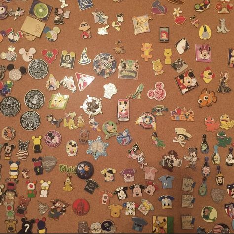 Disney Symbols, Characters Dancing, Disney Pin Display, Disney Menus, Disney Lanyard, Disney Pins Sets, Cute Disney Characters, Character Dance, Disney Souvenirs