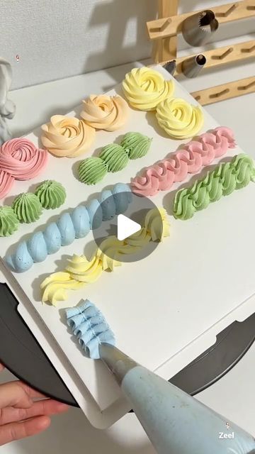 Pastel, Cupcake Frosting Techniques, Cake Icing Techniques, Cake Piping Techniques, Cupcake Decorating Techniques, Cake Nozzles, Cake Decorating Flowers, Piping Frosting, Artist Cake