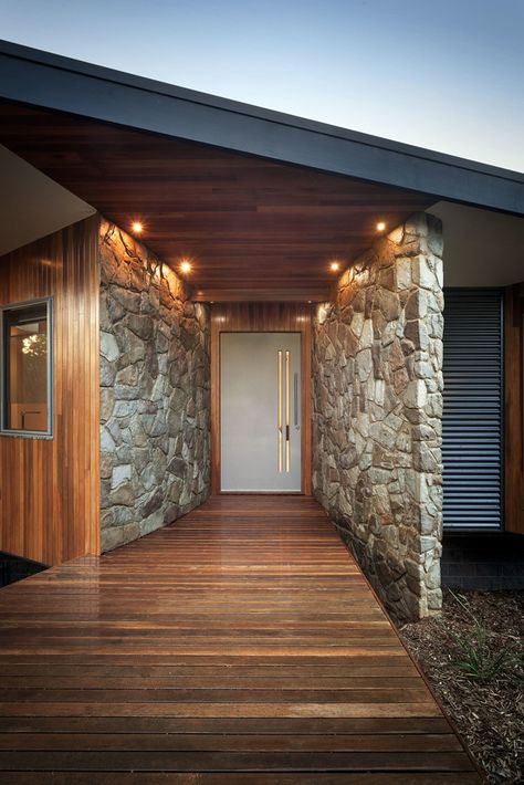 Entryway to a Warragul environmentally green family home Contemporary Kitchen Decor, Sustainable House Design, Contemporary Door, Stone Walls, House Exteriors, Container House Design, Eco House, Sustainable Home, Mid Century Modern House