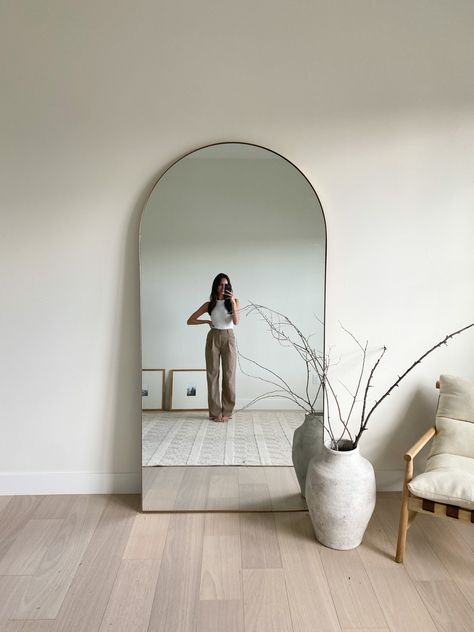 Scandinavian Mirror, Arc Mirror, House Interior Design Styles, Scandinavian Bedroom, Appartement Design, Home Decor Quotes, Salon Interior Design, Bedroom Style, Apartment Decor Inspiration