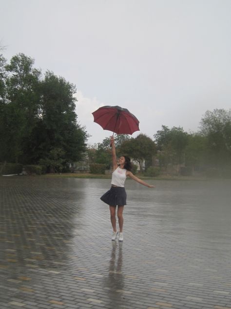 Umbrella Photoshoot, Rain Photoshoot, Nativity Scene Pictures, Scene Pictures, Gabrielle Aplin, Self Care Aesthetic, Umbrella Photo, Rain Photo, Rainy Day Aesthetic