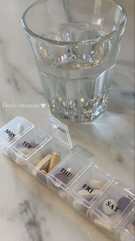 Daily Vitamins, Pill Organizer, Honeymoon Travel, Healthy Girl, Healthy Lifestyle Inspiration, Vitamins & Supplements, Vegan Diet, Vitamin D, Probiotics