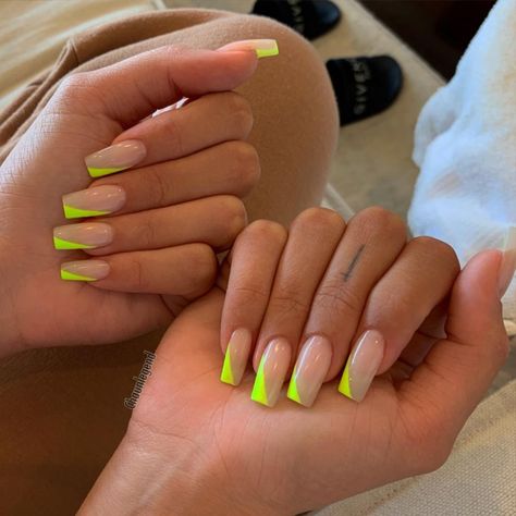 Neon Negative Space Coffin Nails. Neutral base with a diagonal pop of color. Click through for 15 coffin nail ideas. #coffinnails #nailideas #nailart #neonnails IG: @chaunlegend Yellow Nail, Gel Pedicure, French Pedicure, Glamour Nails, Her Nails, Glamorous Nails, Coffin Nails Long, Ballerina Nails, Nagel Inspo