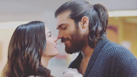 Turkish journalist Dubram Ozlerrich surprised the audience when he revealed that actors of Early Bird "Erkenci Kus" series, Can Yaman and Demet Özdemir, had been in a relationship during filming... Men Who Cheat, Erkenci Kus, Can Yaman, Erkenci Kuş, Wig Making, Second Best, Early Bird, Kids Sleep, Felt Hearts