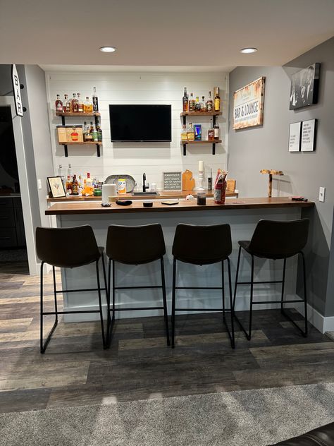 Basement Corner Bar Ideas, Basement With Bar, Corner Bar Ideas, Bar Wall Ideas, Basement Unfinished, Small Basement Bar Ideas, Small Basement Bar, Home Bar Wall, Home Bar Plans