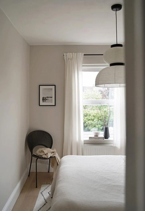 Minimalist Japandi Bedroom, Bedroom In Beige, Minimalist Japandi, Japandi Bedroom, Paper Pendant, White Linen Curtains, Guest Bedroom Makeover, Japandi Interiors, Beige Bedroom