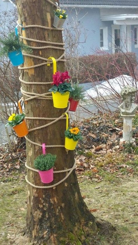 When 40 Cheap Flea Market Things Become Garden Decor Decor Diy Ideas, نباتات منزلية, Sensory Garden, Garden Decor Projects, Garden Art Projects, Most Beautiful Gardens, Garden Yard Ideas, Rustic Garden Decor, Garden Art Sculptures