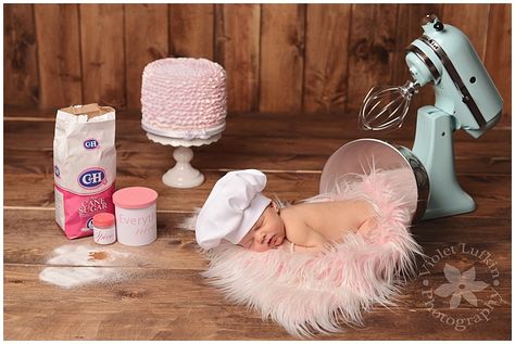 Baby Boy Nursery Stars, Baby Newborn Girl, Baby Baker, Winter Newborn, Baby Pictures Newborn, Baby Girl Clothes Winter, Newborn Mom, Baby Poses