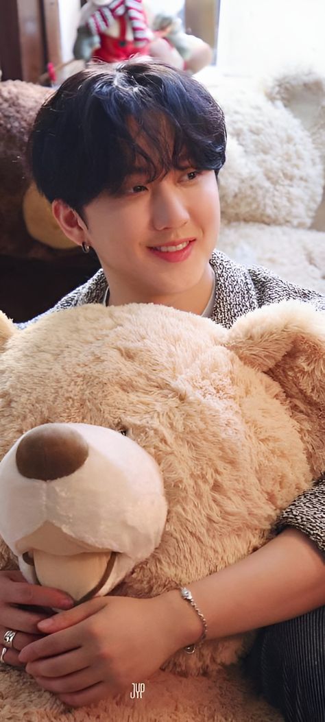 Changbin Biceps, Straykids Changbin, 17 Kpop, Skz In Cute, Savage Kids, Best Rapper, Homeless Children, Kids Wallpaper, Crazy Kids