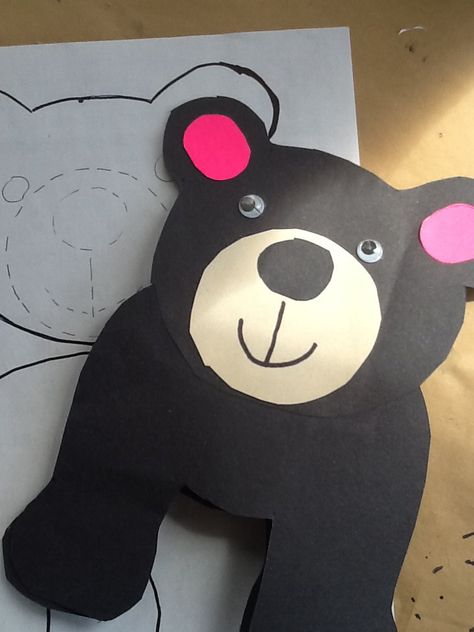 Black Bear Crafts Preschool, Black Bear Craft, Bear Art Projects For Kids, Brown Bear Brown Bear Crafts, Wild West Activities, Bear Crafts Preschool, Florida Crafts, Black Bears Art, Zoo Phonics