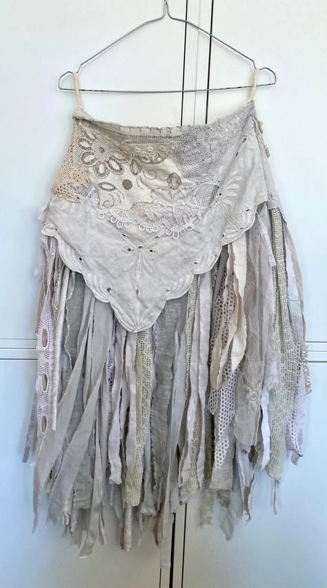 Shipwreck Fashion, Rag Clothes, Diy Boho Clothes, Rag Skirt, Upcycled Handbag, Modest Wardrobe, Shabby Chic Clothes, Upcycle Clothes Diy, Pink Fairy