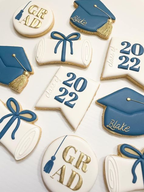 Senior Cookies Decorated, Simple Graduation Cookies, Class Of 2023 Cookies, Blue Graduation Cookies, Grad Sugar Cookies, Blue And Gold Graduation Party Ideas, Graduation Party Cookies, Blue Grad Party, Senior Dresses