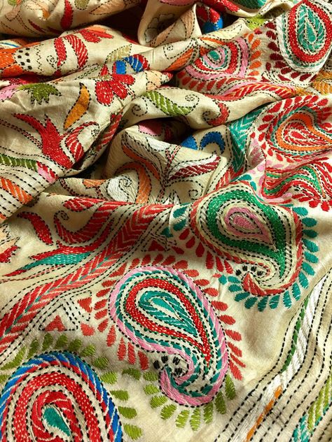 Katha Stitch Saree, Katha Stitch, Nokshi Katha, Kantha Work Sarees, Traditional Bedding, Tussar Saree, Kantha Sarees, Kantha Embroidery, Herringbone Stitch