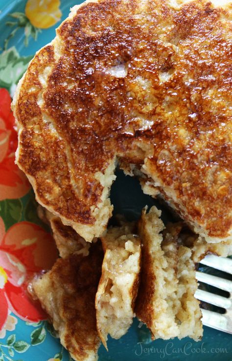 Oatmeal Pancakes recipe from Jenny Jones (JennyCanCook.com) - Make them from scratch in 12 minutes. Jenny Jones Recipes, Twelve Minutes, Breaky Ideas, Scottish Oatcakes, Oatmeal Pancakes Easy, Jenny Can Cook, Oatmeal Pancakes Recipe, Jenny Jones, Healthy Pancake Recipes