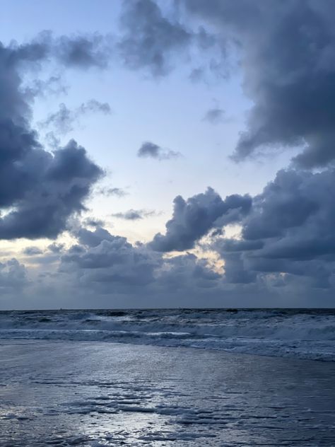 Misty Ocean, Silent Nature, Landscape Reference, Cloud Formations, Blue Core, Pinterest Feed, Pretty Skies, Ocean Pictures, Pretty Sky