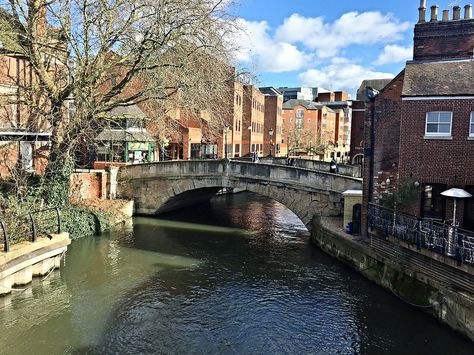 Duke Street Bridge Reading Berkshire UK Reading Town Uk, Reading Uk England, Reading University, Berkshire England, Reading Berkshire, One Suitcase, Uk Trip, Saint Peter, County House