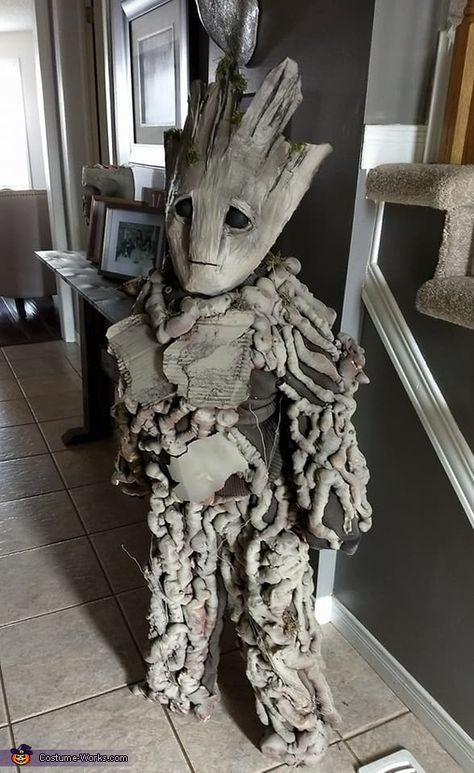 Diy Groot Costume, Groot Costume For Kids, Bowser Halloween Costume, Diy Groot, Groot Halloween Costume, Halloween Costume Last Minute, Diy Halloween Scary, Groot Costume, Homemade Costumes For Kids