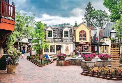 These Towns in Tennessee Come Alive in Spring Tennessee Travel, Living History Museum, Weekend Escape, Smoky Mountain National Park, Gatlinburg, Great Smoky Mountains, Smoky Mountains, Northern California, Small Towns