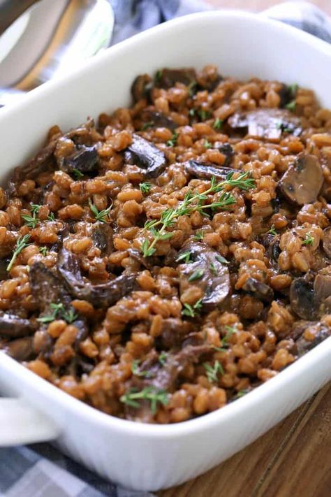 Mushroom Farro, Farro Recipes, Easy Side Dishes, Holiday Side Dish, Holiday Dishes, Holiday Side, Side Dish Recipes Easy, Veggie Side Dishes, Cooking Wine