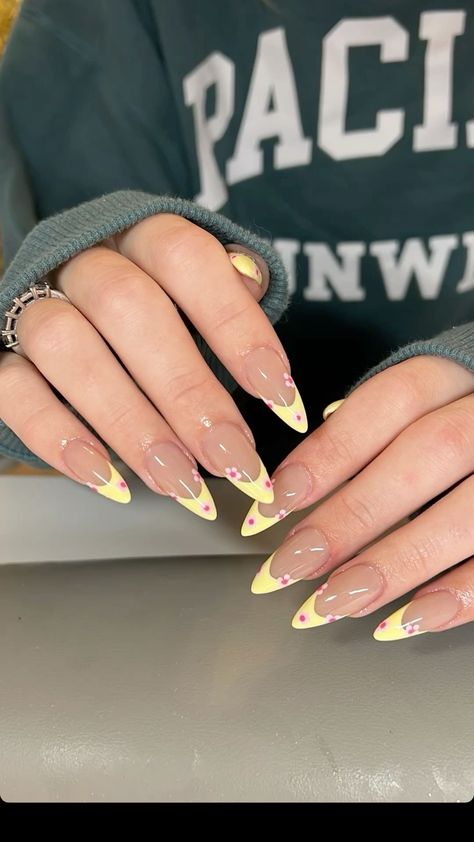 Yellow Nails With Flower Design, Almond Yellow French Nails, Light Yellow French Tip Nails, Ombre Yellow Nails, French Tip Spring Nails, Yellow Nails Summer, Yellow Flower Nails, Yellow Coffin Nails, Yellow French Tip Nails