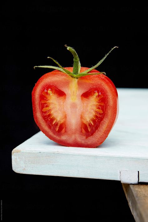 Tomato Still Life Photography, Tomato Reference Photo, Tomato Reference, Stil Life Photography, Tomato Images, Tomato Pictures, Tomatoes Aesthetic, Tomato Still Life, Tomatoes Photography