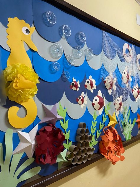 Ocean Theme Board Decoration, Under The Ocean Decorations, Under The Sea Classroom Bulletin Boards, Under The Sea Preschool Decorations, Seahorse Bulletin Board Ideas, Ocean Themed Bulletin Boards Preschool, Ocean Board Preschool, Under The Sea School Decorations, Ocean Theme Classroom Decorations Ideas