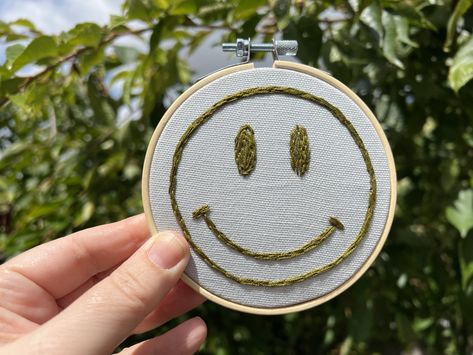 Embroidery Smiley Face, Smiley Face Embroidery, Smiley Embroidery, Dutch Paintings, Happy List, Dutch Houses, Happy Emotions, Stitching Projects, Stitching Ideas