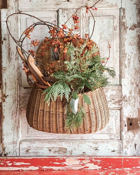 https://www.instagram.com/p/CXKiDs9toLB/?utm_medium=share_sheet Cottage Style Christmas, Decorate With Baskets, Fall Gardens, Farm Core, Winter Greens, Basket Wreath, Vintage Vignettes, Fishing Basket, Harvest Decor