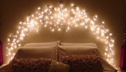 LED Lighting Headboard Ideas_01 http://removeandreplace.com/2014/08/04/35-led-headboard-lighting-ideas/ Pretty Bedroom Decor, Faux Headboard, String Lights In The Bedroom, Bedroom Decor Lights, Headboard With Lights, Fairy Lights Bedroom, Diy Headboard, Pretty Bedroom, Style Deco