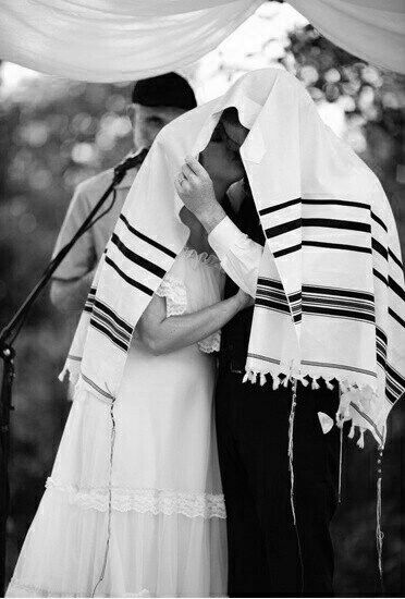 great photo op for a Jewish wedding ceremony.  Love the kiss under the tallis. Sephardic Wedding, Jewish Stuff, Non Traditional Wedding Ring, Jewish Marriage, Simple Elegant Wedding Dress, Jewish Wedding Ceremony, Kiss Images, Jewish Heritage, Simple Elegant Wedding