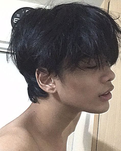 Asian Men Hairstyle Messy, Elegant Haircut, Jet Hair, Nice Haircuts, Long Straight Black Hair, Classic Mens Hairstyles, High Skin Fade, Short Hair Tomboy, Straight Black Hair