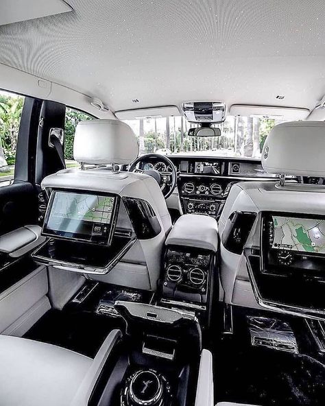 Inside the Rolls-Royce Phantom! 😍 The least-expensive 2019 Rolls-Royce Phantom is the 2019 Rolls-Royce Phantom 4dr Sedan (6.8L 12cyl Turbo 8A). Including destination charge, it arrives with a Manufacturer's Suggested Retail Price (MSRP) of about $450,000. Other versions include: 4dr Sedan (6.8L 12cyl Turbo 8A) which starts at $450,000. -  #Phantom#Cars#CarLovers#CarInteriors Kylie Kuwtk, Rolls Royce Phantom Interior, Auto Rolls Royce, Rolls Royce Interior, Rolls Royce Wallpaper, Kardashian Fashion, Rolls Royce Motor Cars, Luxury Cars Rolls Royce, Rolls Royce Cullinan