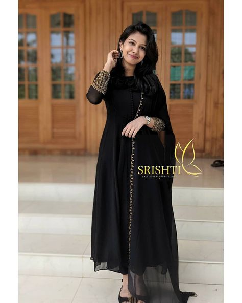 Long Gown Design, Casual Frocks, Churidar Designs, Anarkali Dress Pattern, Simple Kurta Designs, Designer Kurti Patterns, Simple Kurti Designs, Long Kurti, Frock For Women