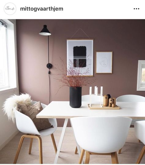 Brown Wall, Pink Living Room, Paint Colors For Home, Home Office Design, Minimalist Bedroom, Room Table, 인테리어 디자인, House Inspiration, Dining Room Table