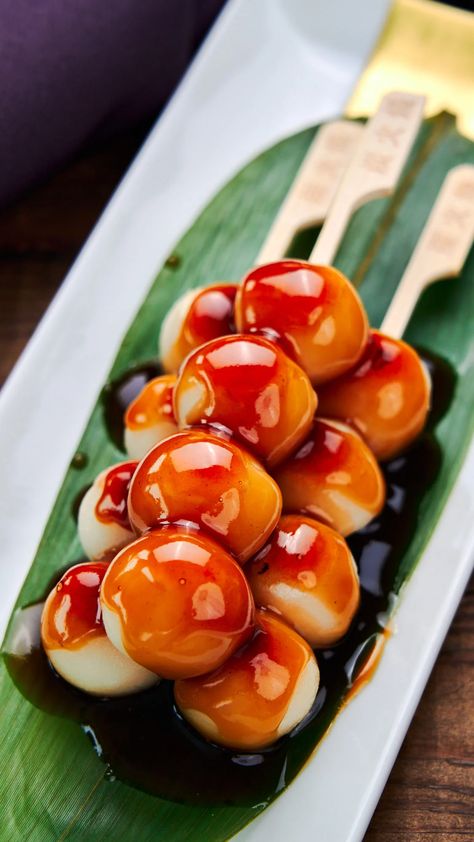 Rice Dumplings Recipe, Dango Recipe, Mitarashi Dango, Desserts Japonais, Rice Dumplings, Japanese Food Traditional, Asian Snacks, Japanese Dessert, Japanese Cooking