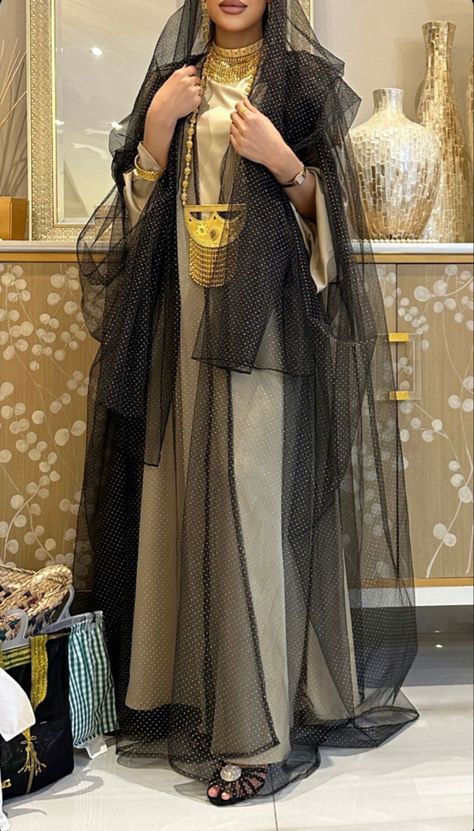 Iraq Clothing, Iraq Clothes, Jalabia Styles, Outfit Inso, Girls Dress Outfits, Mode Abaya, Muslim Fashion Hijab, Designer Dresses Casual, Arab Fashion