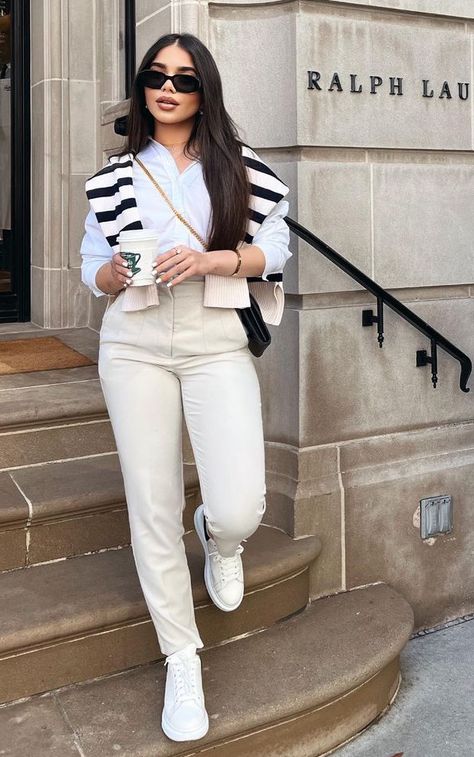 White Shoes Office Outfit, Formal Outfit Ideas For Women Work Wear, Latest Outfits For Women, Business Woman Style, Outfit Ideas From Shein, Graduation Looks, Elegant Outfit Casual, Minimalism Outfit, Look Paris